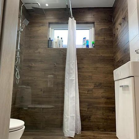 R&J Guesthouse Ro0M Grindavík Εξωτερικό φωτογραφία