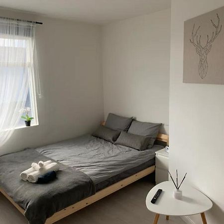 R&J Guesthouse Ro0M Grindavík Εξωτερικό φωτογραφία